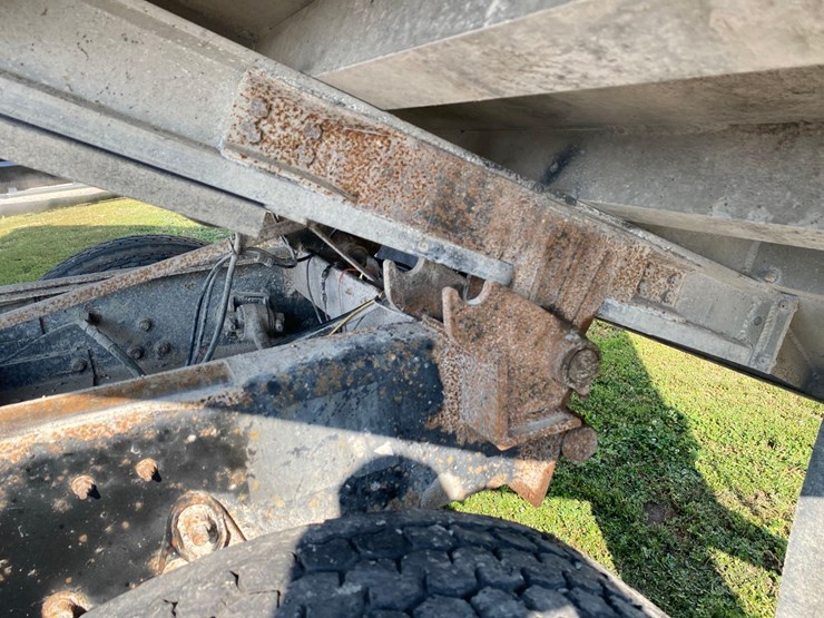 2002-ih-9200i-quad-axle-dump-truck-image-49