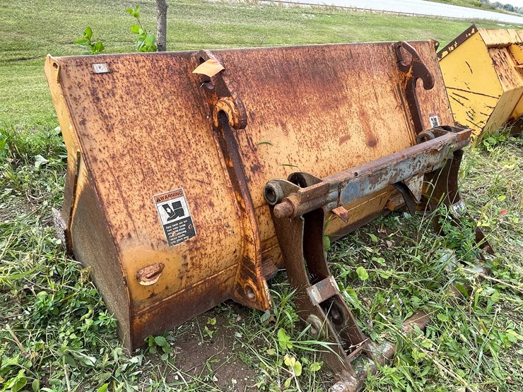 #1145-•-front-loader-bucket-attachment-image-7