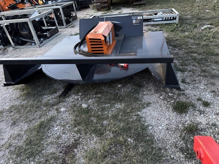 wolverine,-bc-13-72w,-72"-skid-steer-brush-image-5