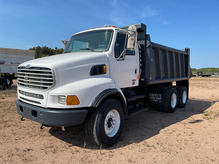 2005-sterling-lt9500-image-1