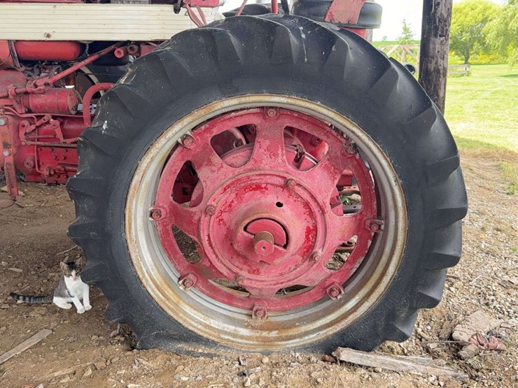 farmall-560-image-27