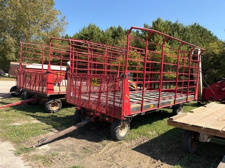 h&s-9x18'-self-unloading-hay-rack-image-2