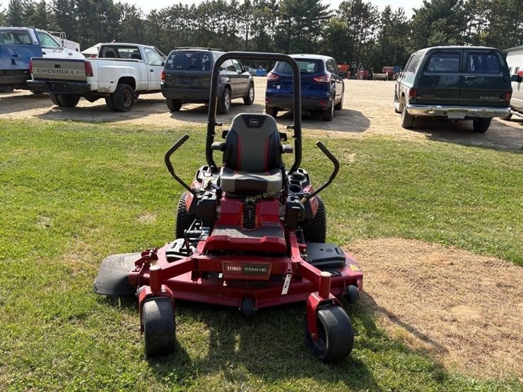 2019-toro-titan-2000-zero-turn-mower-image-3