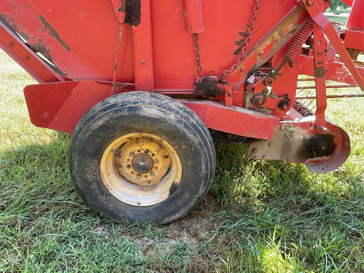 massey-ferguson-560-image-24