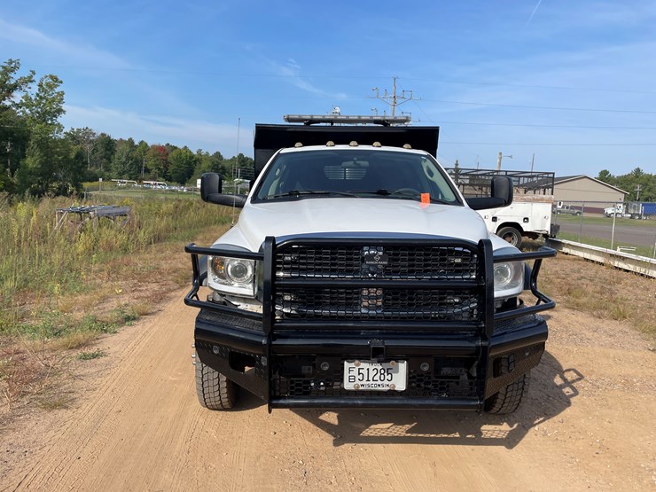 2010-dodge-ram-5500-image-2