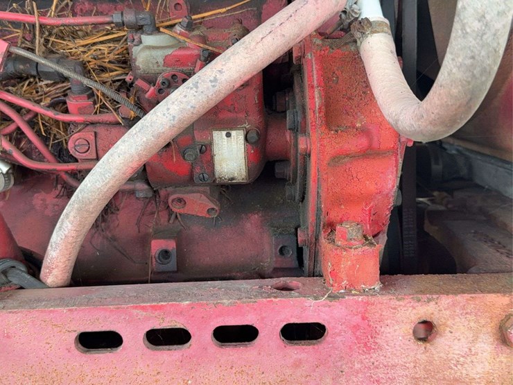 farmall-560-image-54
