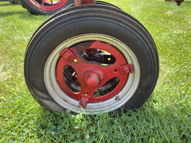 farmall-b-image-12