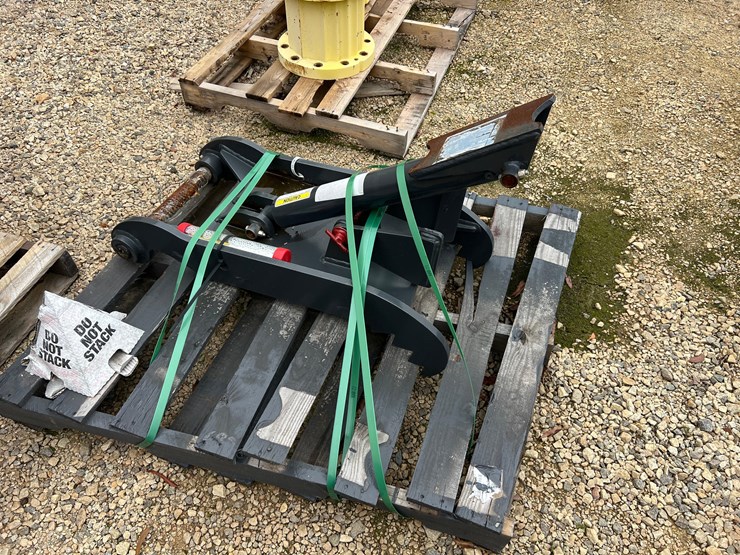 2023-new-holland-hydraulic-thumb-for-b95d-tlb-with-standard-stick-image-1