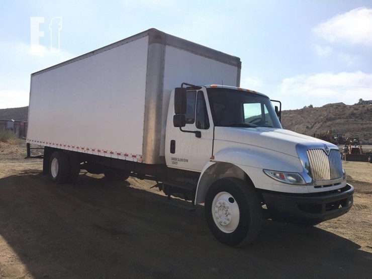 2018-international-durastar-4300-image-2