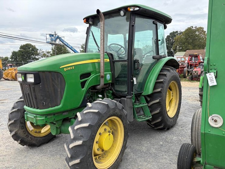 2012-john-deere-5083e-image-1