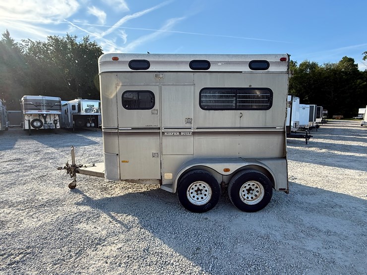 #3104-•-1992-kiefer-2-horse-bumper-pull-trailer-(helenville,-wi)-(has-wi-title)-image-4