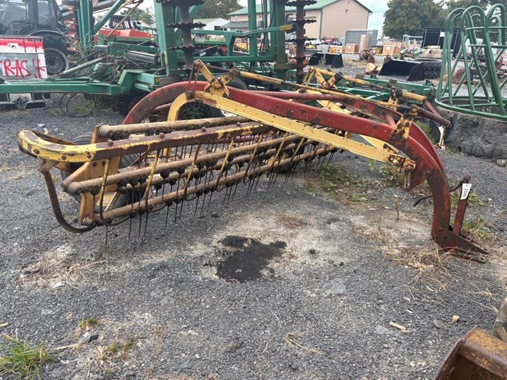 new-holland-260-image-1