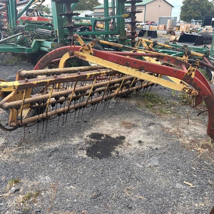 NEW HOLLAND 260