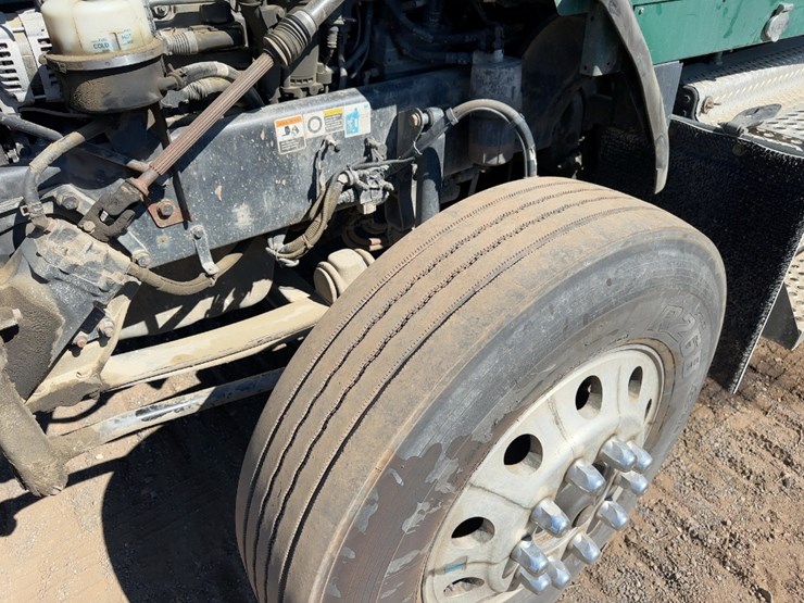 2015-kenworth-t800-image-9