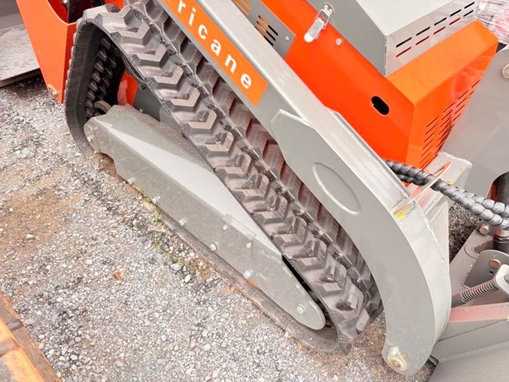 hrc700-mini-skid-steer-image-11