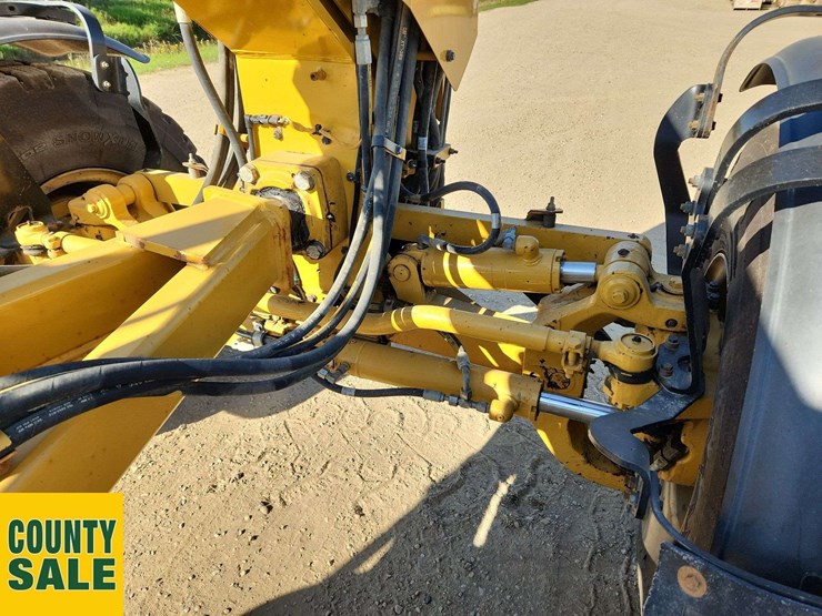 2020-caterpillar-150-awd-image-43