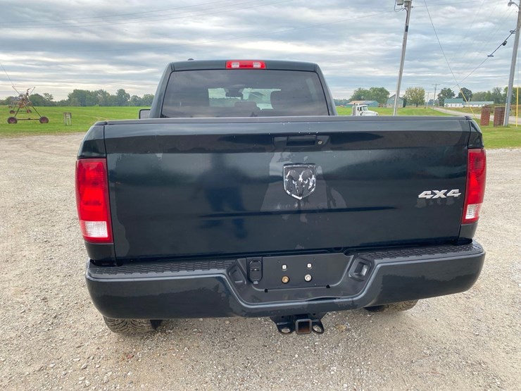 2016-dodge-1500-image-16