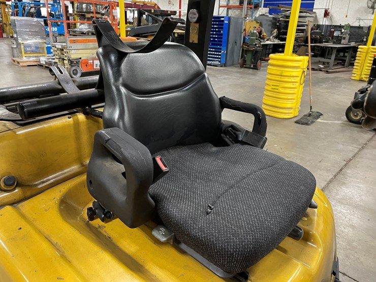 #8010-•-yale-lp-powered-forklift-image-12