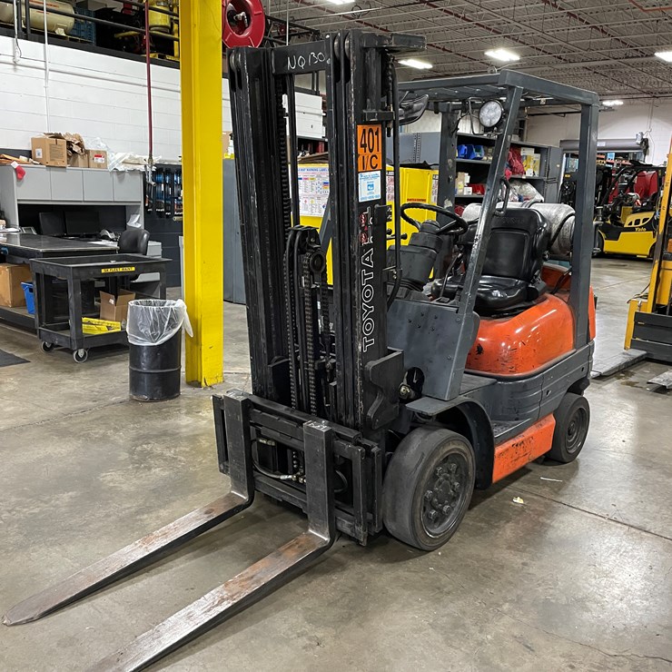 #8016 • Toyota LP Powered Forklift