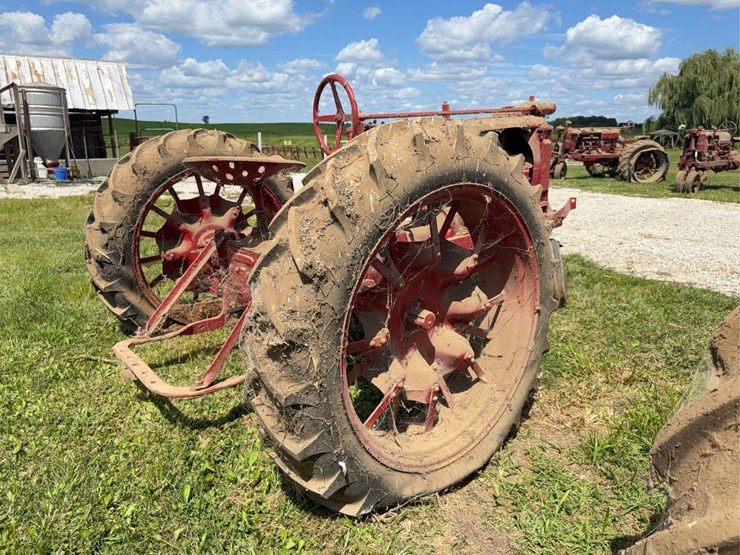 farmall-f-12-image-3