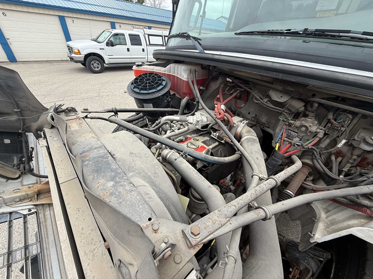 #2500-•-2005-freightliner-boom-truck-(has-wi-title)-(seymour,-wi)-image-78