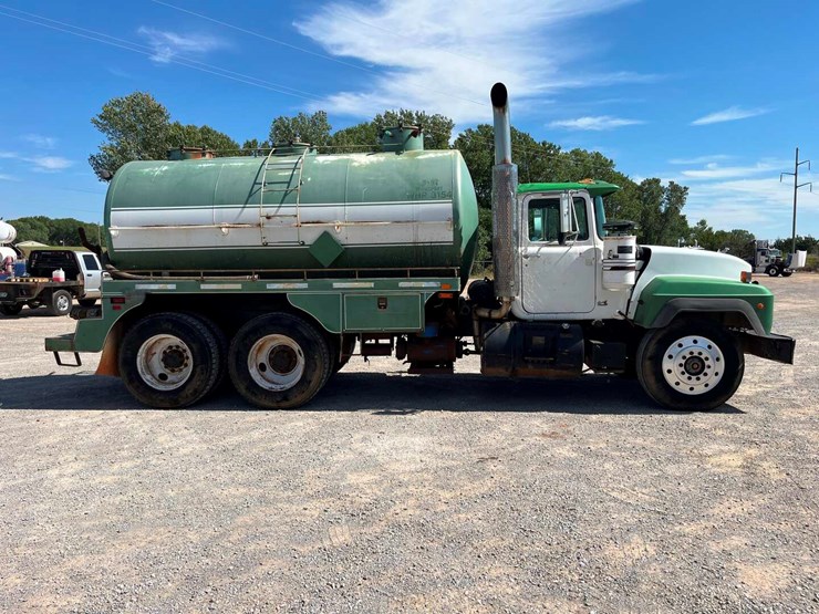 1994-mack-rd688s-image-4