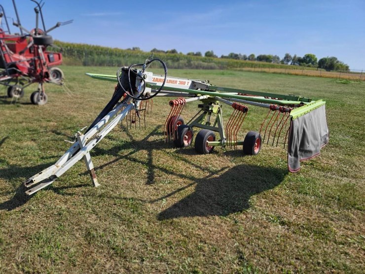 claas-350t-rotary-rake---field-ready-image-1