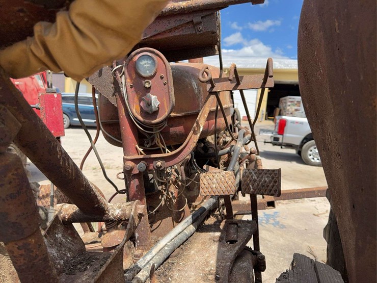 farmall-m-image-36