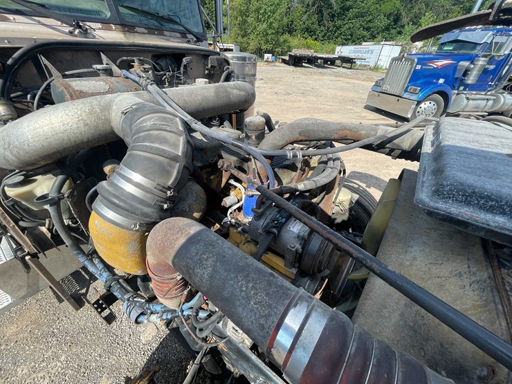 2004-peterbilt-379-image-91