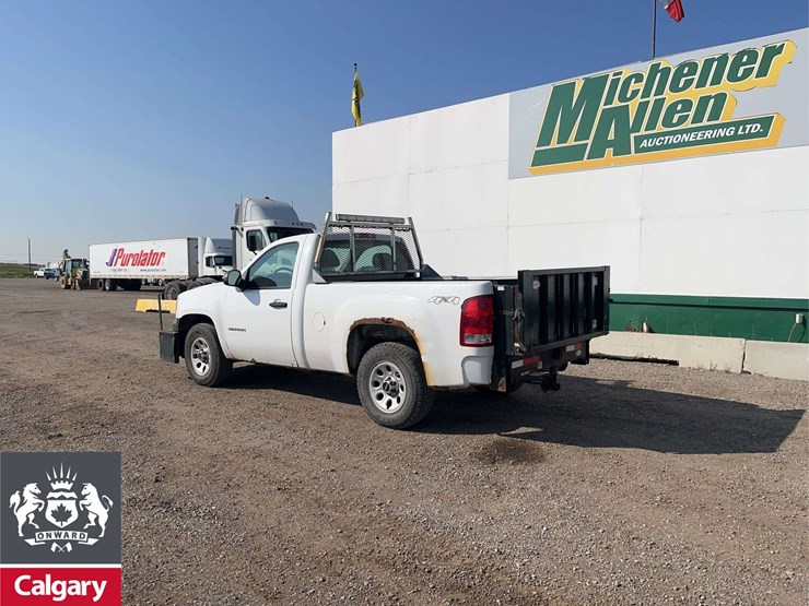 2010-gmc-sierra-1500-image-2