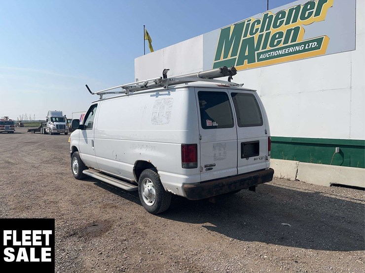 2009-ford-cargo-image-3