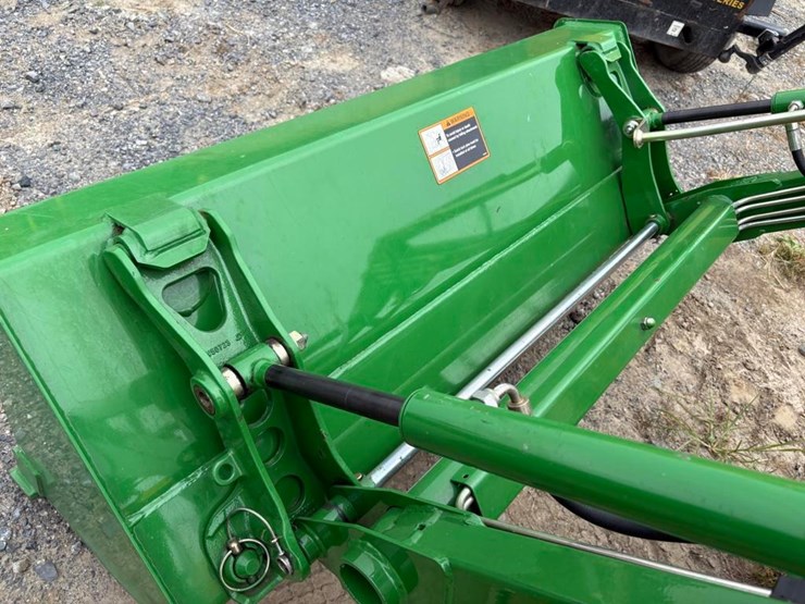 john-deere-2305-image-7