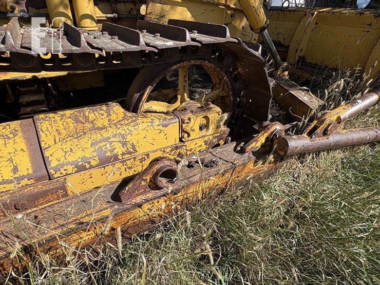 caterpillar-d6-image-12