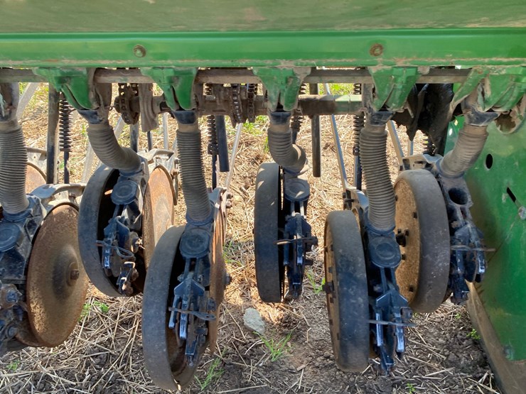 john-deere-8300-image-8