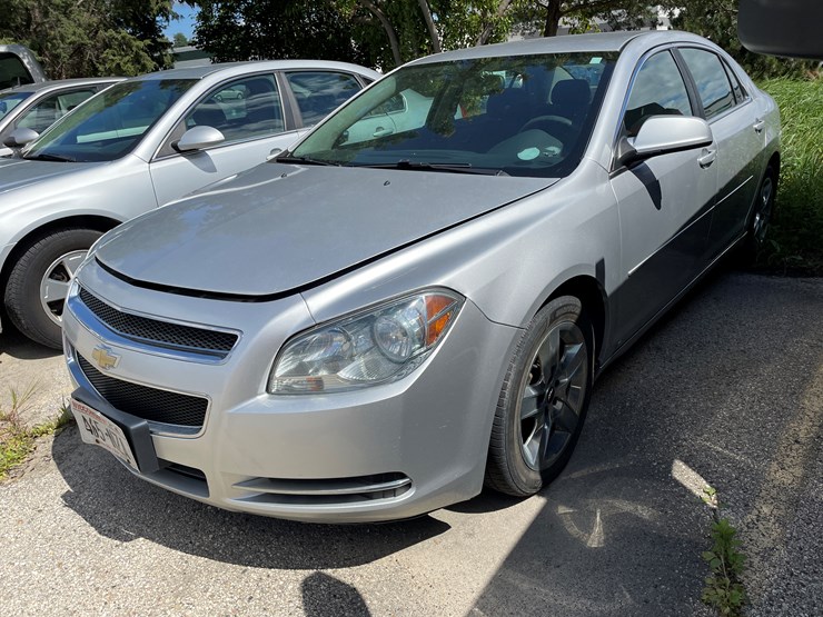 #8006-•-2009-chevy-malibu-car-(with-wi-title)-image-1