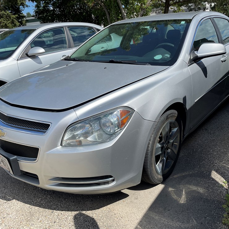 #8006 • 2009 Chevy Malibu Car (With WI Title)