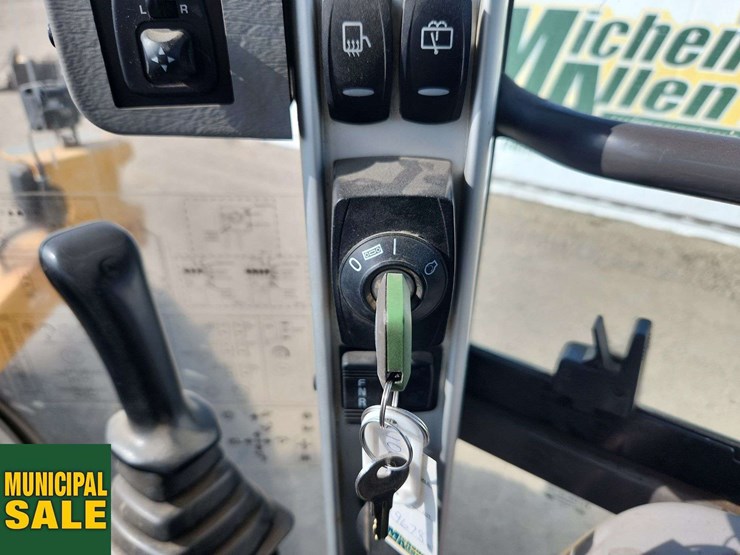 2015-volvo-l90g-image-21