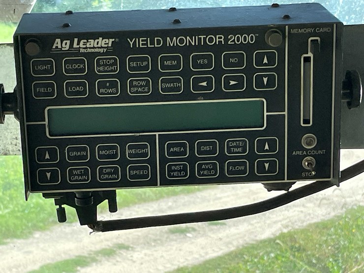 new-holland-tr87-image-23