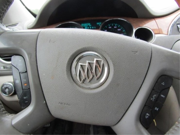 2010-buick-enclave-cxl-image-33