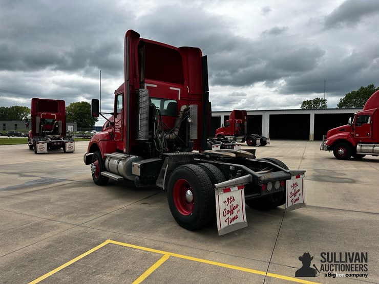 2016-kenworth-t440-image-7