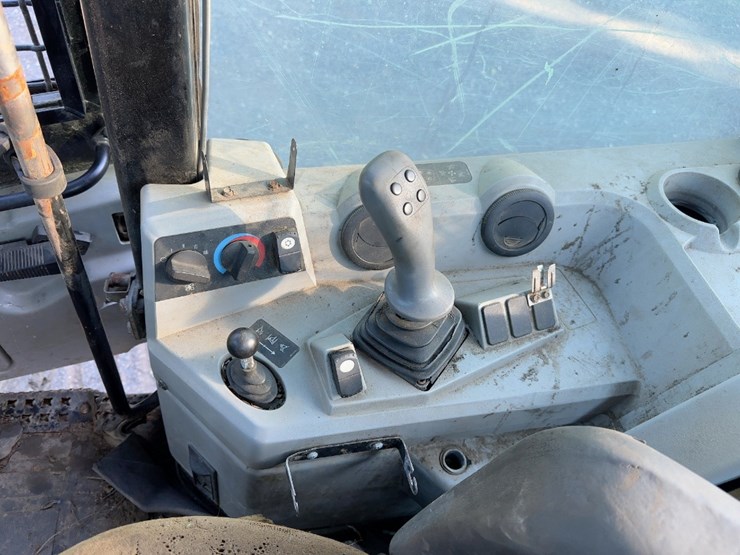 2006-caterpillar-525c-image-31