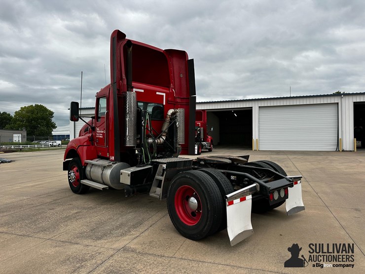 2015-kenworth-t440-image-7