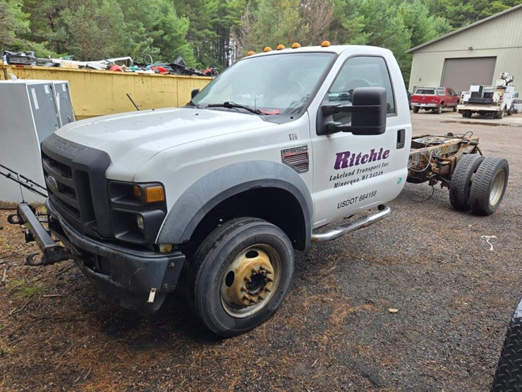 2010-ford-f550-image-1