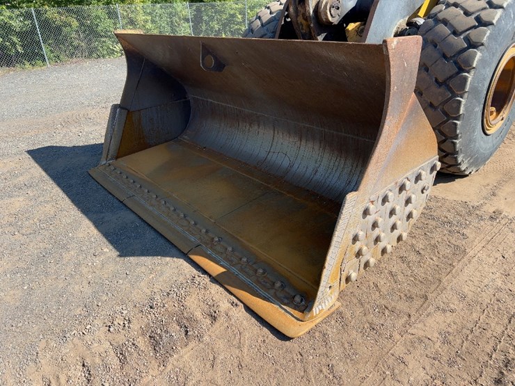 2005-deere-644j-image-15