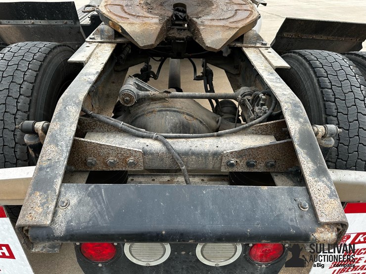 2010-kenworth-t800-image-16
