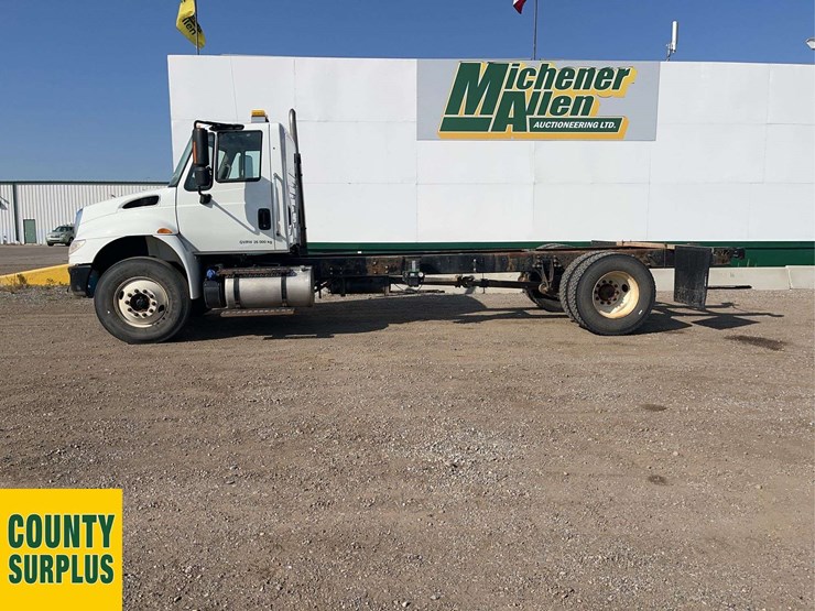 2016-international-durastar-4400-image-2