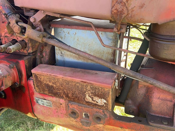 massey-ferguson-444-image-26