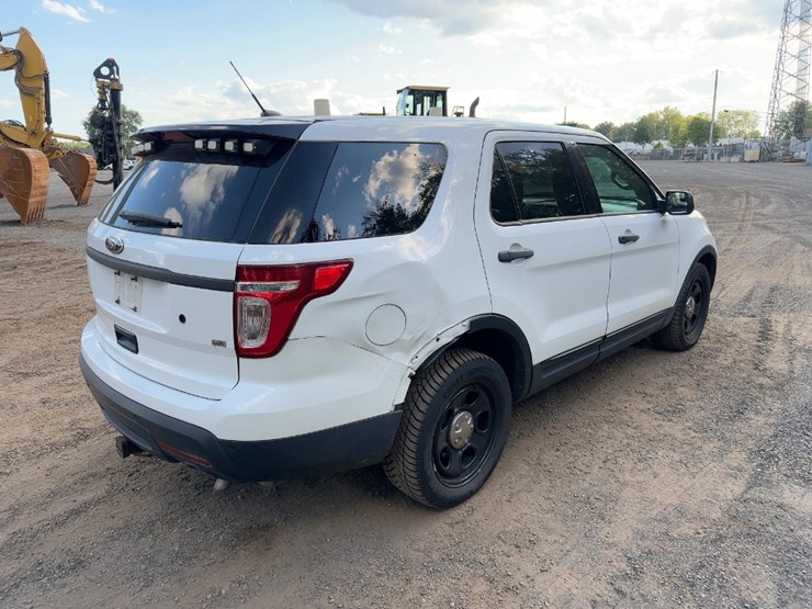 2014-ford-explorer-image-5