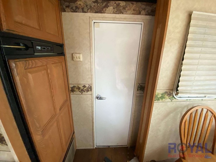 2006-victory-lane-36srv-39ft-tri-axle-5th-wheel-toy-hauler-travel-trailer-image-20