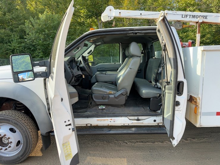 2012-ford-f550-xl-image-30